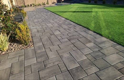 Monumental Traditional Combo, photo courtesy of Las Vegas Paver
