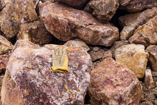 Desert Sage Boulders, photo courtesy of Bedrock Landscape Supply
