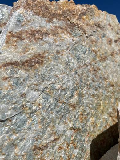 Sunset Gold Flagstone, photo courtesy of Bedrock Landscape Supply