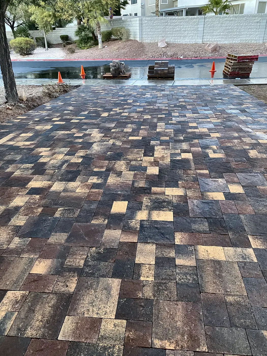 Brown blend paver patio, a Unique Pavers job in the Las Vegas valley