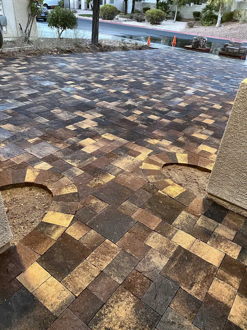 Brown blend patio detail, a Unique Pavers job in the Las Vegas valley