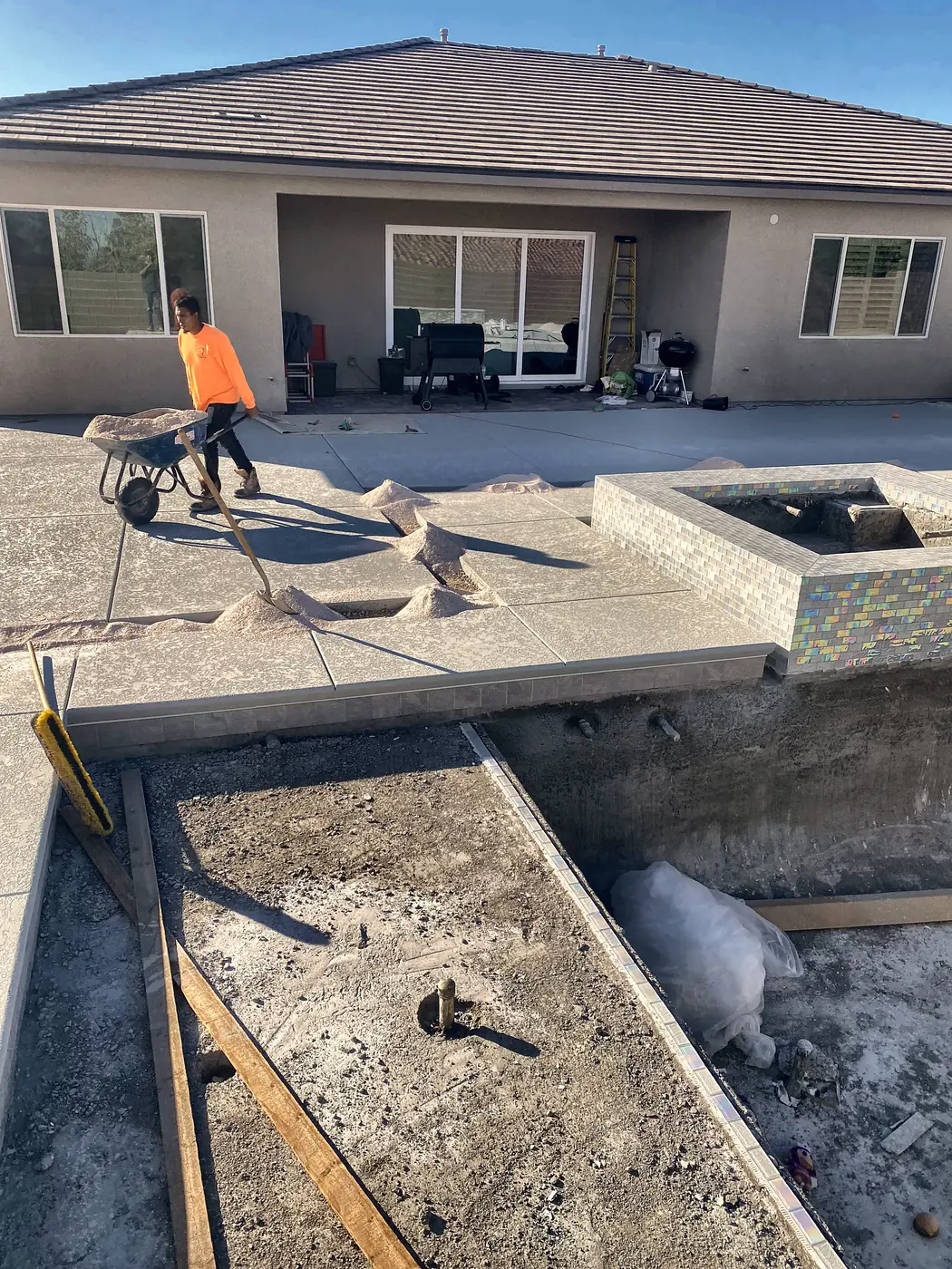 Forming the raised spa, a Unique Pavers job in the Las Vegas valley